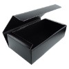 Intensiv schwarze Geschenkverpackung mit fein strukturierter Oberfläche und staubfreier, naturbelassenen Holzwolle